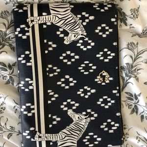 Like new C Wonder Clutch